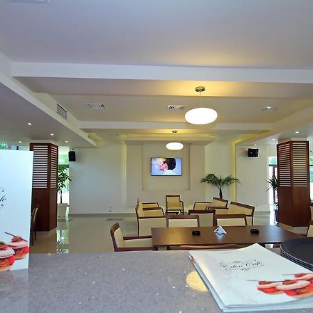 Hotel Eden トゥルチャ エクステリア 写真