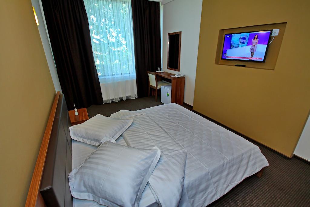 Hotel Eden トゥルチャ エクステリア 写真