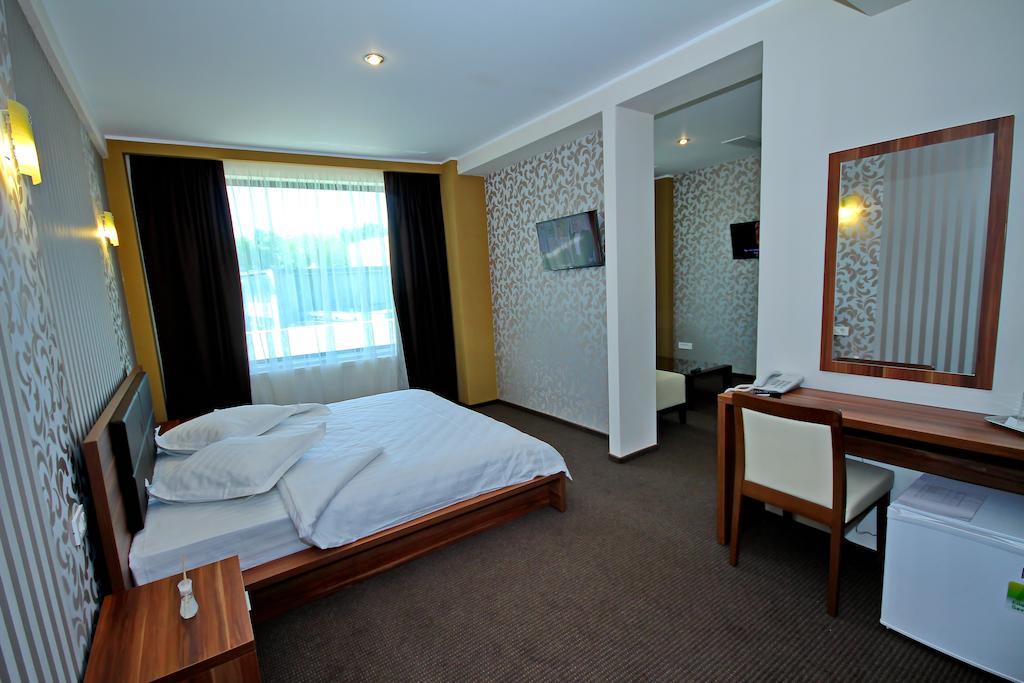 Hotel Eden トゥルチャ 部屋 写真